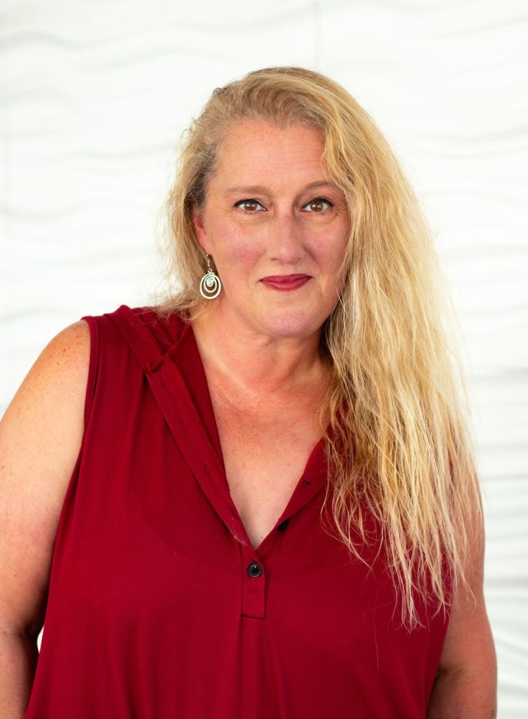 Headshot of Janelle Lauer