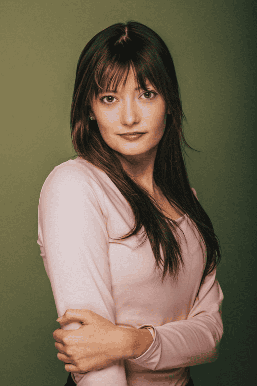 Headshot of Lauren Steelman