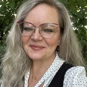 Headshot of Melonie Stoll